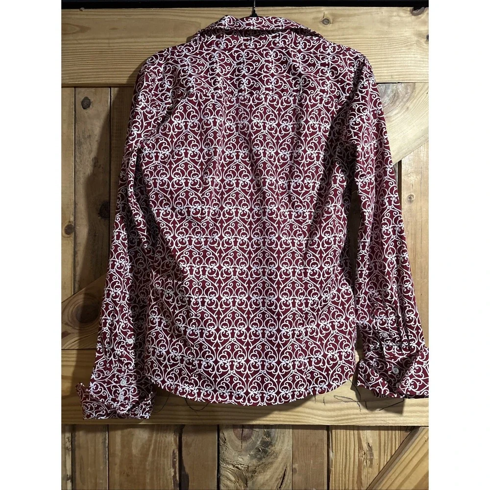Talbots Petites Red Geometric Long Sleeve rolled cuff button Down Blouse Size 4